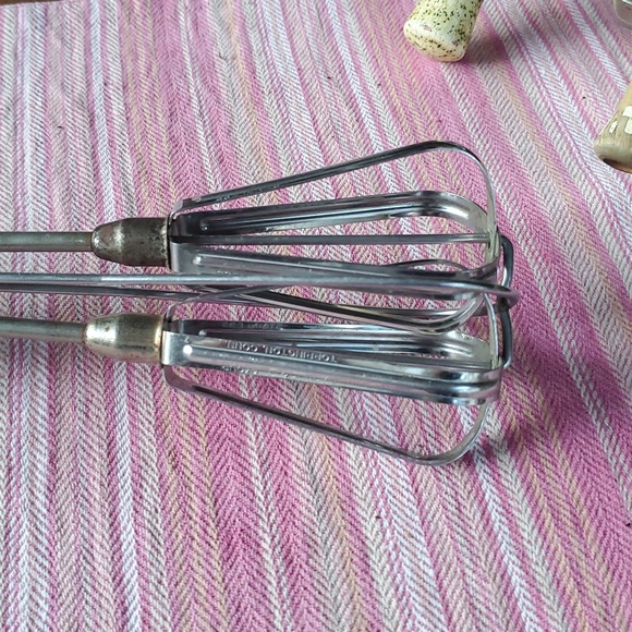 2 Vintage Handheld Egg Beaters with Red Handle And Wooden...